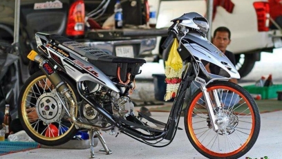 Nike giới thiệu giày đá bóng băng dán độc đáo